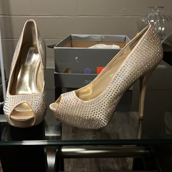 Jennifer Lopez Rhinestone Heels - Picture 3 of 5